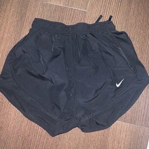 Black nike tempo shorts